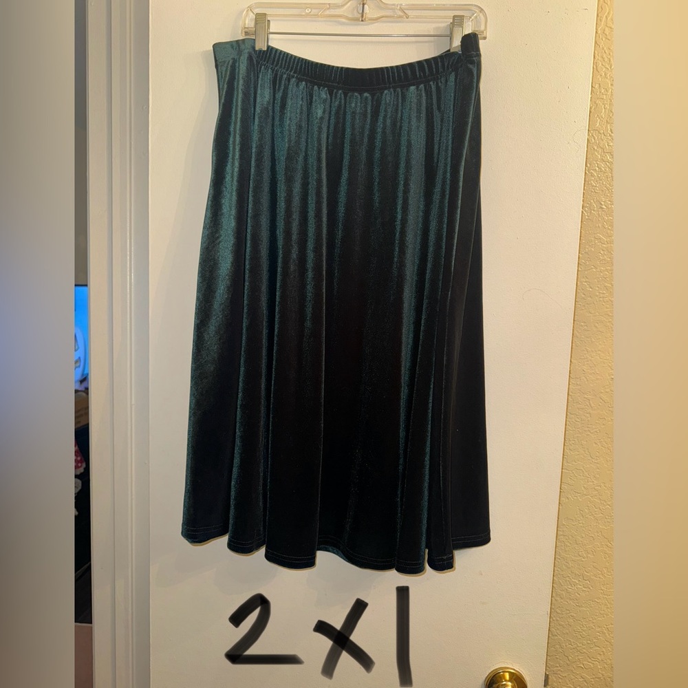 SHEIN green velvet skirt size 2X